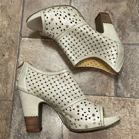 Gold Button Size 41 - Picture 4 of 8